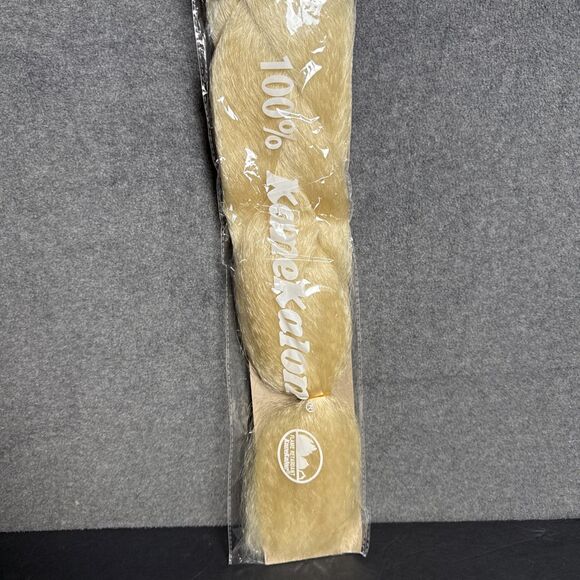 The Sassy Collection 100% Kanekalon Jumbo Braid Platinum Blonde 24" Extension - Picture 3 of 4